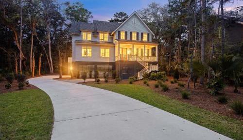 Six-Bedroom Holiday Home