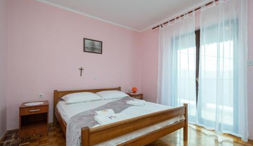 Two-Bedroom Apartment with Balcony and Sea View