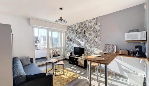 Studio Apartment with Balcony