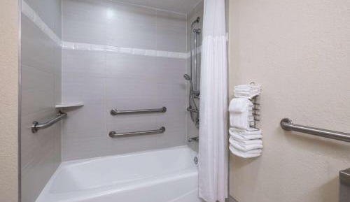King Room - Mobility Access/Non-Smoking