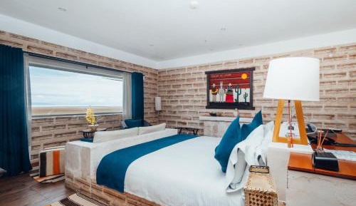 Deluxe Double Room with Lake View