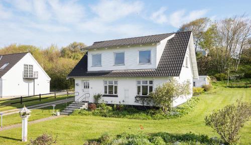 Five-Bedroom Holiday Home