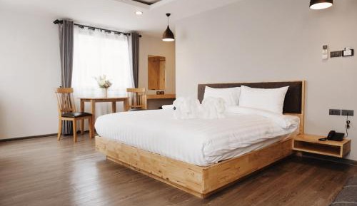 Deluxe Queen Room