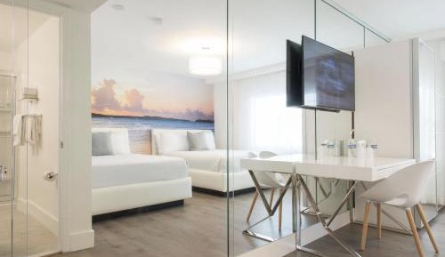 Deluxe Double Room with Two Queen Beds