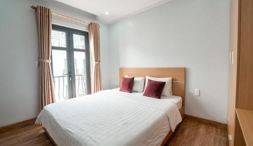 Deluxe One-Bedroom Apartment with City View