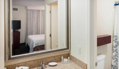 One-Bedroom King Suite