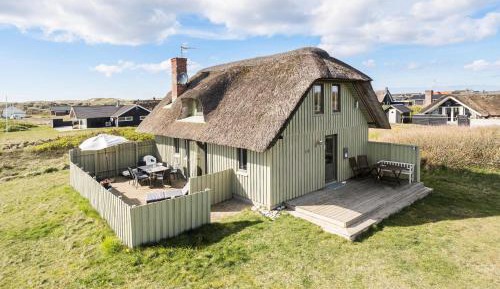 Three-Bedroom Holiday Home 