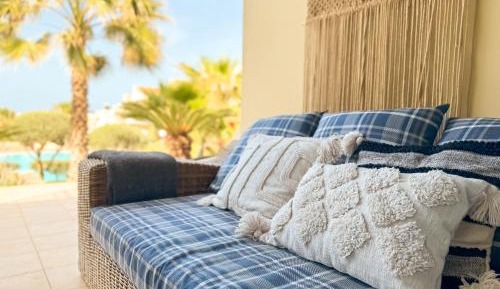 Apartment with Garden View