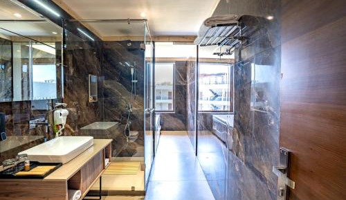 Superior Jacuzzi Garden View