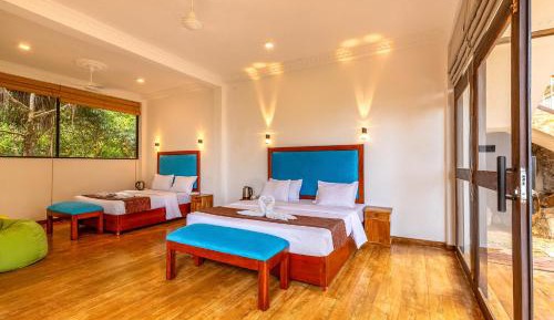Deluxe Family Room