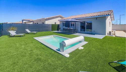 Three-Bedroom Holiday Home 