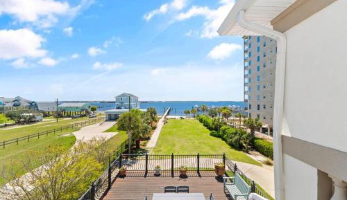 Three-Bedroom Holiday Home 