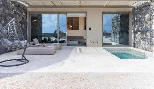 Lava Suite with Plunge Pool and Partial Sea View