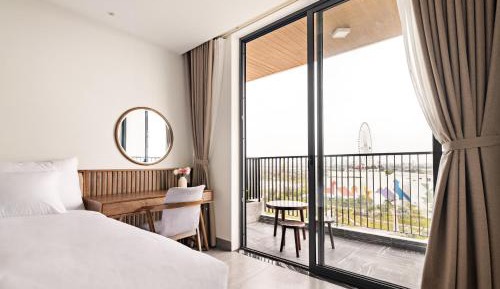 Apartment with Balcony