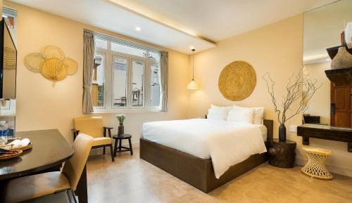 Deluxe King Room