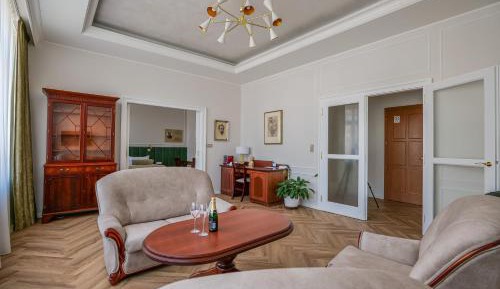 Suite with Spa Bath