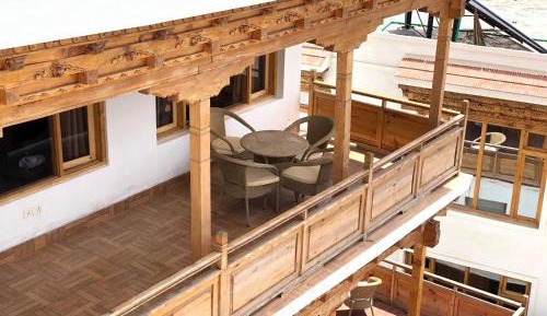 Family Room with Mountain View