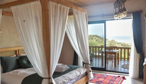 Deluxe Double Room with Balcony and Sea View