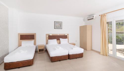 Triple Room with Garden View