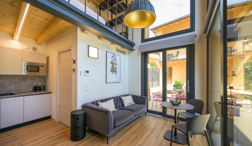 One-Bedroom Deluxe Apartment