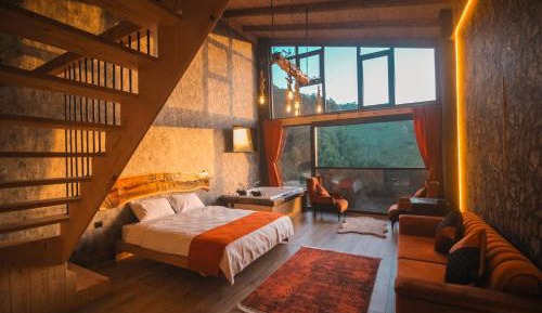 Apartment with Mountain View