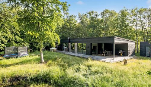 Three-Bedroom Holiday Home 