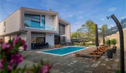 Four-Bedroom Holiday Home