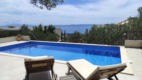 Five-Bedroom Holiday Home