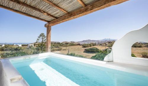 Loft with Outdoor Jetted Tub