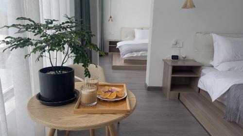 Family Room with Mountain View