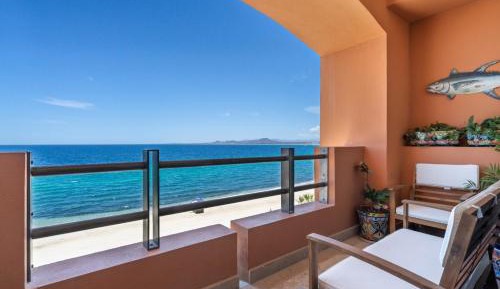 One-Bedroom Premium Apartment with Ocean View
