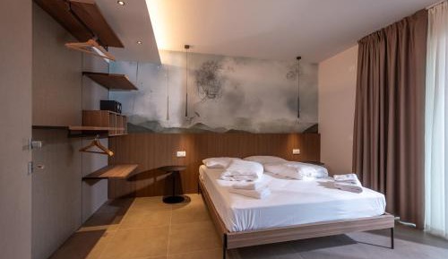 One-Bedroom Apartment (4 Adults)