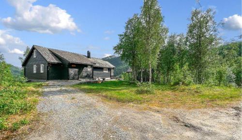 Three-Bedroom Holiday Home 