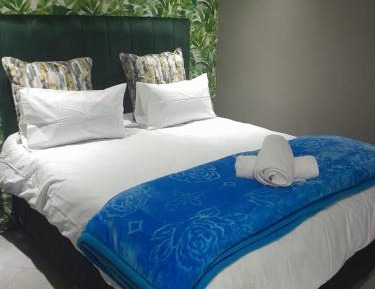 Deluxe Double Room (2 Adults + 1 Child)