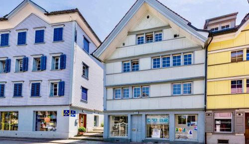 Three-Bedroom Apartment - High Floor