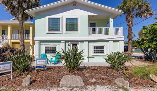 Four-Bedroom Holiday Home