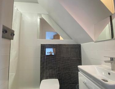 Single Room with Private Bathroom