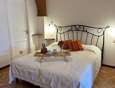Studio Apartment with One Double Bed