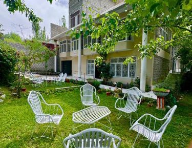 Deluxe Double or Twin Room with Mountain View