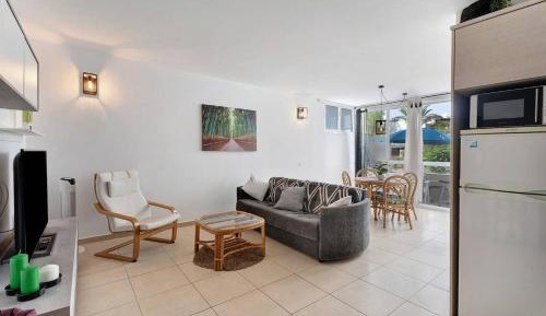 Apartment with Garden View