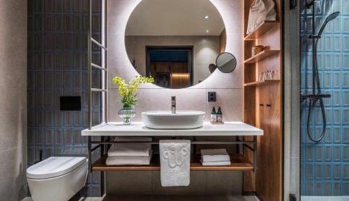 Executive Corner Suite