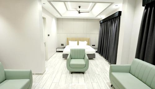 Superior King Room