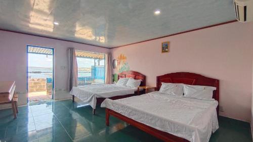 Quadruple Room with Sea View