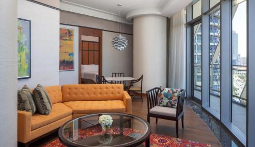 Three-Bedroom Family Apartment with Waterfront
