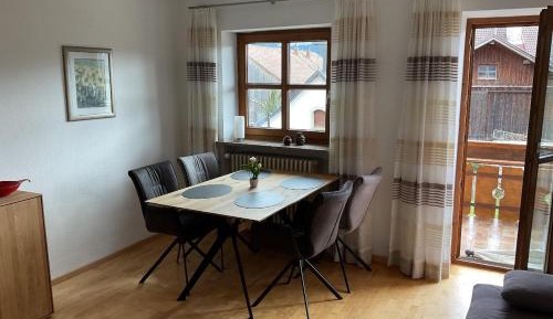 Apartment with Mountain View