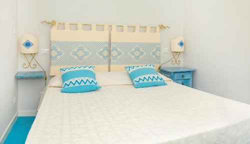 Standard Double Room with Shared Bathroom