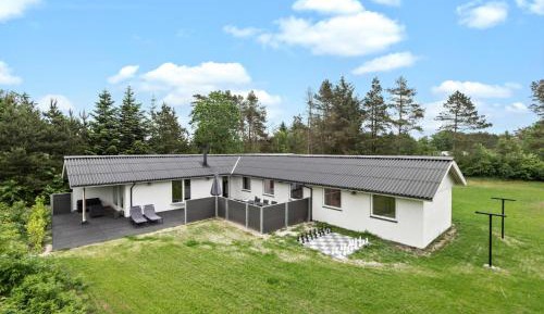 Four-Bedroom Holiday Home