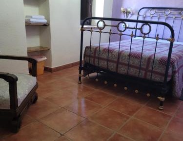 Standard Single Room with Shared Bathroom