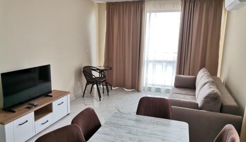 Apartment with Garden View