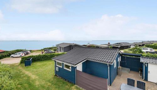 One-Bedroom Holiday Home